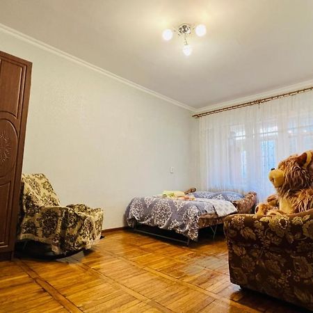 Апартаменты Квартира под сдачу Гагра Экстерьер фото