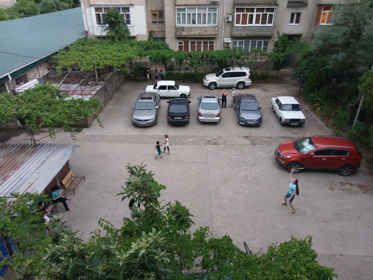 Апартаменты Квартира под сдачу Гагра Экстерьер фото